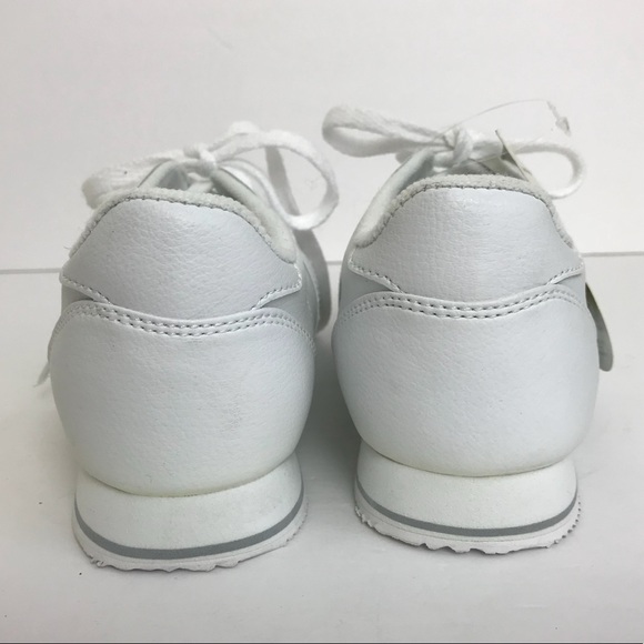 Athletic Works Walking Shoe. NWT Size 6. - Picture 6 of 8